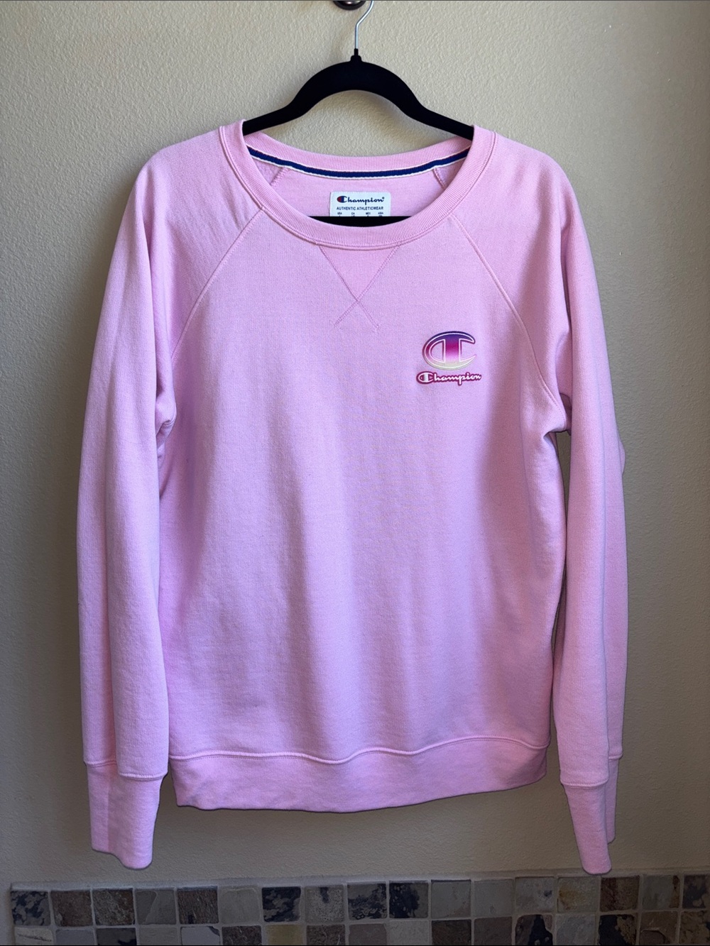 Champion Pink Embroidered Logo Crewneck Sweatshirt Women’s Large